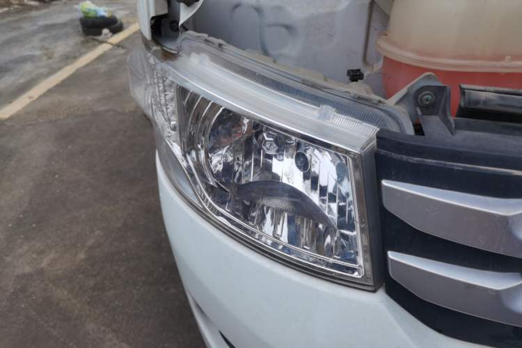 Used Foton Scenic G7 2021 2.4L Gasoline Commercial Version Long Wheelbase High-Roof 2-Seat Van 4K22D4M Right Front Headlight