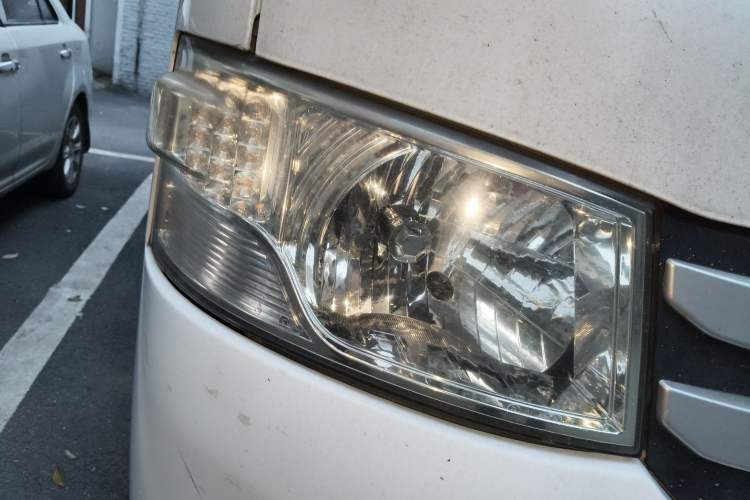 Used Foton Scenic G7 2021 2.4L Gasoline Commercial Version Long Wheelbase High-Roof 2-Seat Van 4K22D4M Right Front Headlight