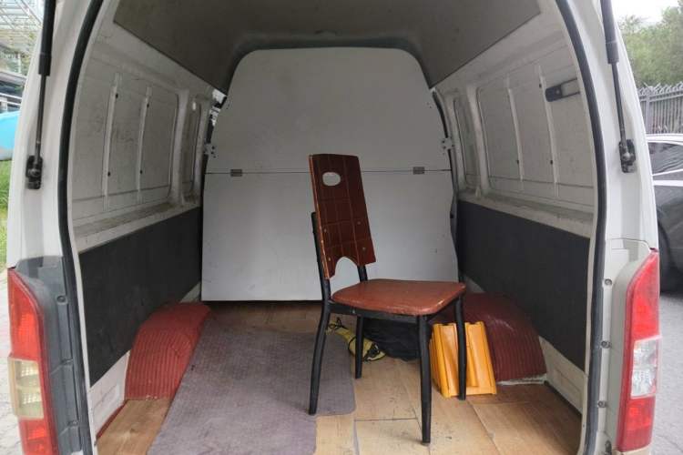 Used Foton Scenic G7 2021 2.0T Diesel Commercial Version Long Wheelbase High Roof 5-Seater Van D20TCIF1 Trunk