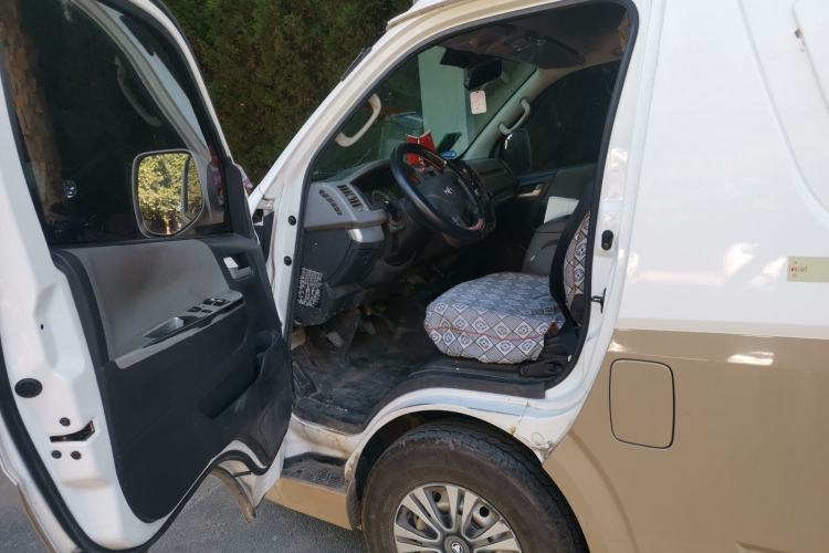 Used Foton Scenic G7 2022 2.4L Gasoline Commercial Version Long Wheelbase High-Roof Van 2 Seats 4K22D4M Driver Seat