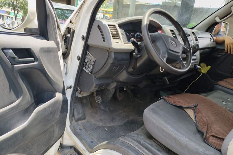 Used Foton Scenic G7 2022 2.4L Gasoline Commercial Version Long Wheelbase High-Roof Van 2 Seats 4K22D4M Driver Seat