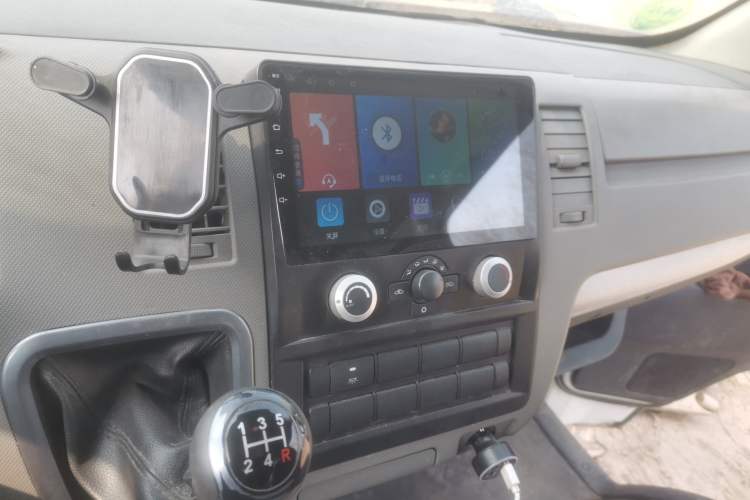 Used Foton Scenic G7 2022 2.4L Gasoline Commercial Version Long Wheelbase High-Roof Van 2 Seats 4K22D4M Audio And AC Panel