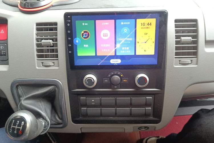 Used Foton Scenic G7 2022 2.4L Gasoline Commercial Version Short Wheelbase High Roof Clear Window 6-Seater – 4K22D4M Audio And AC Panel