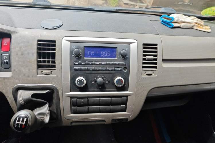 Used Foton Scenic G7 2022 2.4L Gasoline Commercial Version Long Wheelbase High Roof Clear Window 6 Seats 4K22D4M Audio And AC Panel
