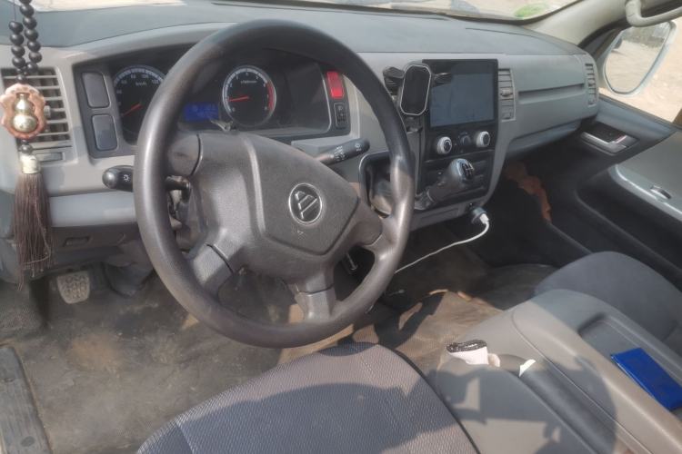 Used Foton Scenic G7 2022 2.4L Gasoline Commercial Version Long Wheelbase High-Roof Van 2 Seats 4K22D4M Center Console