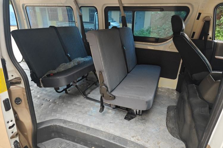 Used Foton Scenic G7 2022 2.4L Gasoline Commercial Version Long Wheelbase High Roof Clear Window 6 Seats 4K22D4M Left Rear Seat