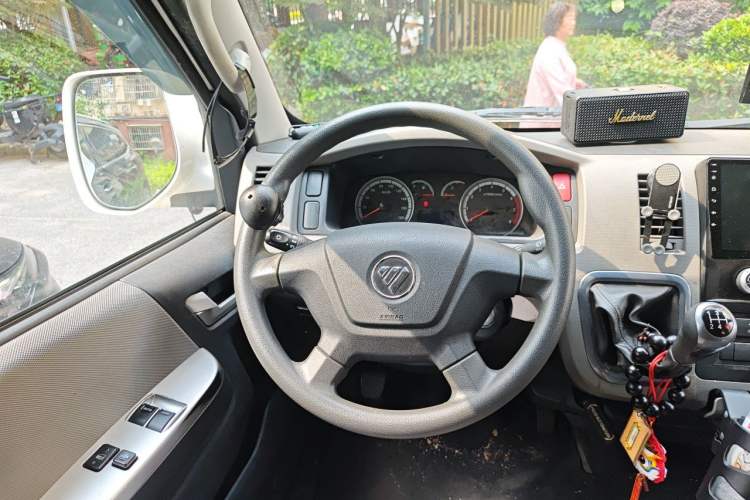 Used Foton Scenic G7 2022 2.4L Gasoline Commercial Version Long Wheelbase Low Roof Open-Window Design 6-Seater – 4K22D4M Steering Wheel