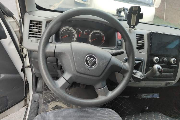 Used Foton Scenic G7 2022 2.4L Gasoline Commercial Version Long Wheelbase High-Roof Van 2 Seats 4K22D4M Steering Wheel