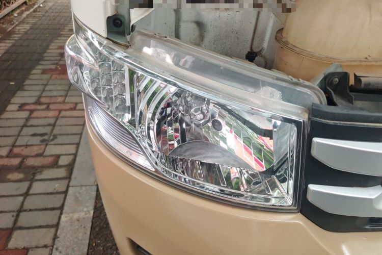 Used Foton Scenic G7 2023 2.4L CNG Commercial Version Long Wheelbase High-Roof Van with 2 Seats Right Front Headlight