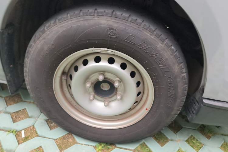 Used Foton Scenic G7  Right Front Wheel Hub