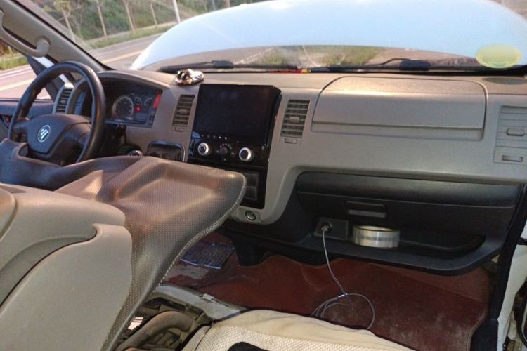 Used Foton Scenic G7 2023 2.4L CNG Commercial Version Long Wheelbase High-Roof Van with 2 Seats Center Console