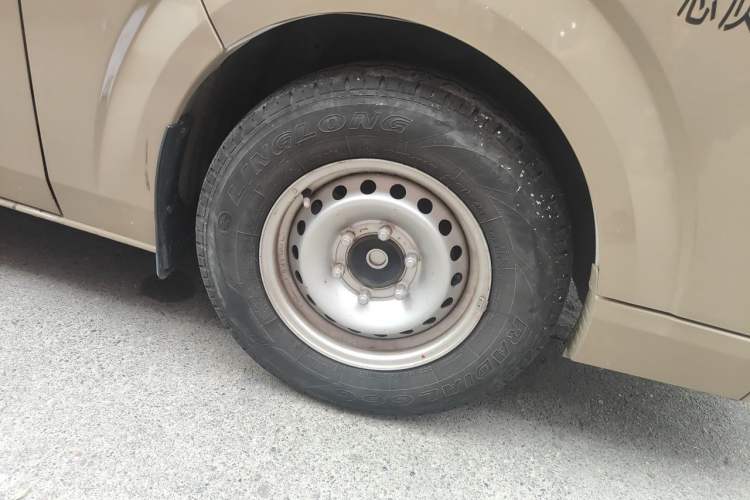 Used Foton Scenic G7  Right Front Wheel Hub