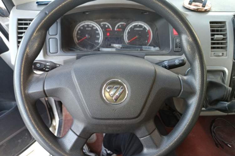 Used Foton Scenic G7 2023 2.4L CNG Commercial Version Long Wheelbase High-Roof Van with 2 Seats Steering Wheel