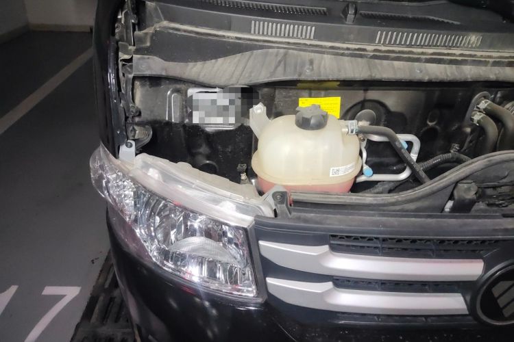 Used Foton Scenic G7 2024 Commercial Version 2.4L Gasoline Automatic Transmission Short Wheelbase Low Roof Open-Window Design 10-Seater Engine Bay Right