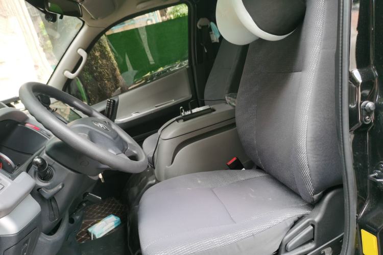 Used Foton Scenic G7 2024 Commercial Version 2.4L Gasoline Manual Transmission Short Wheelbase High Roof Open-Window Design 6-Seater Left Front Seat