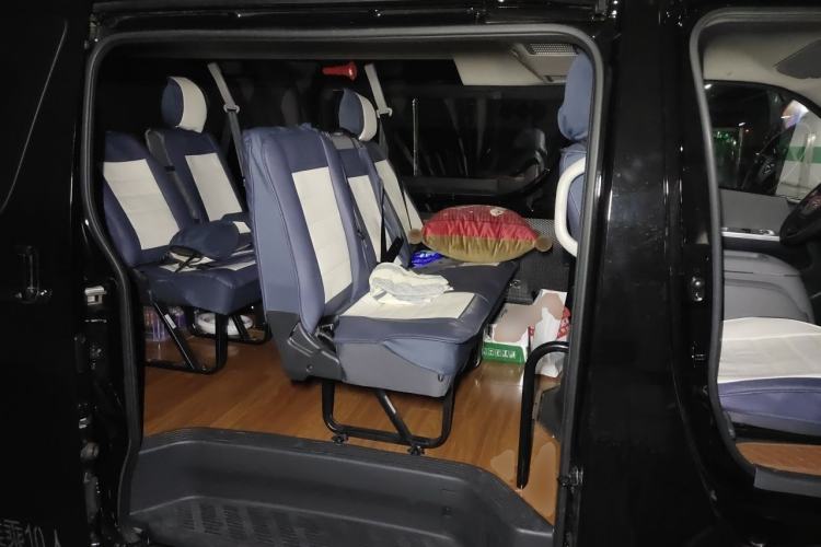 Used Foton Scenic G7 2024 Commercial Version 2.4L Gasoline Automatic Transmission Short Wheelbase Low Roof Open-Window Design 10-Seater Left Rear Seat