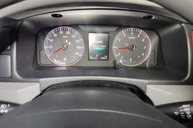 Used Foton Scenic G7 2024 Commercial Version 2.4L Gasoline Automatic Transmission Short Wheelbase Low Roof Open-Window Design 10-Seater Odometer Close Up