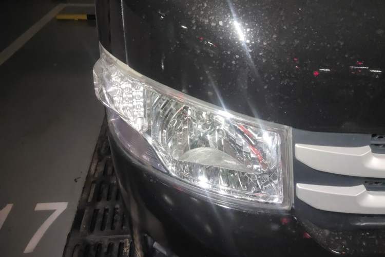 Used Foton Scenic G7 2024 Commercial Version 2.4L Gasoline Automatic Transmission Short Wheelbase Low Roof Open-Window Design 10-Seater Right Front Headlight