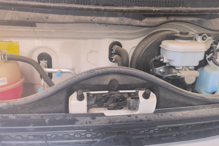 Used Foton Scenic G7  Engine Bay