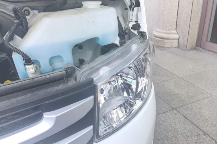 Used Foton Scenic G7  Engine Bay Left