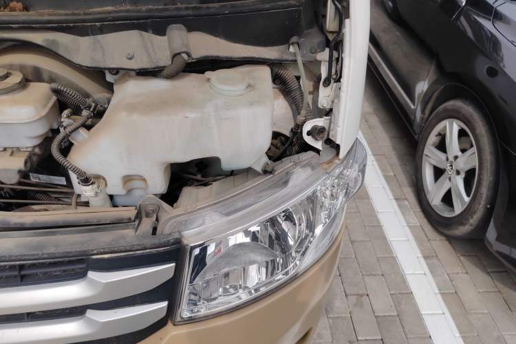 Used Foton Scenic G7  Engine Bay Left