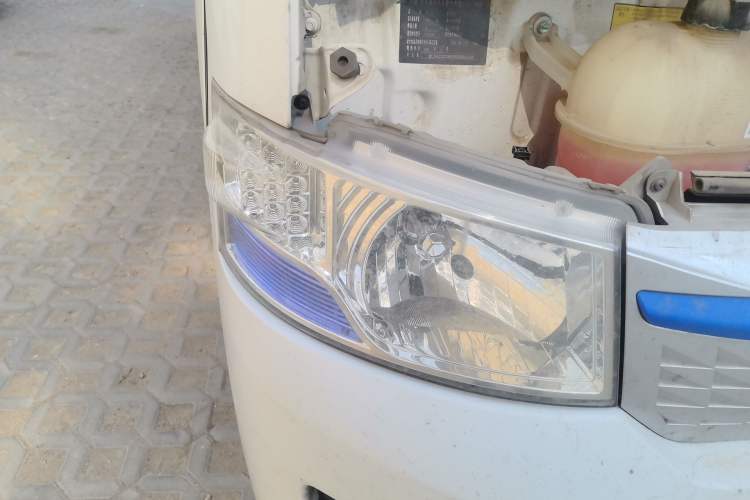 Used Foton Scenic G7 New Energy 2021 Zhilan Cargo Version High-Roof Model Right Front Headlight