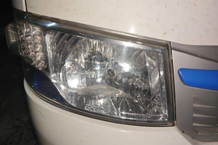 Used Foton Scenic G7 New Energy 2021 Zhilan Cargo Version High-Roof Model Right Front Headlight