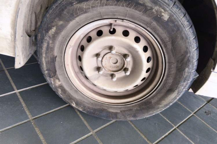 Used Foton Scenic G7 New Energy 2021 Zhilan Cargo Version High-Roof Model Right Front Wheel Hub