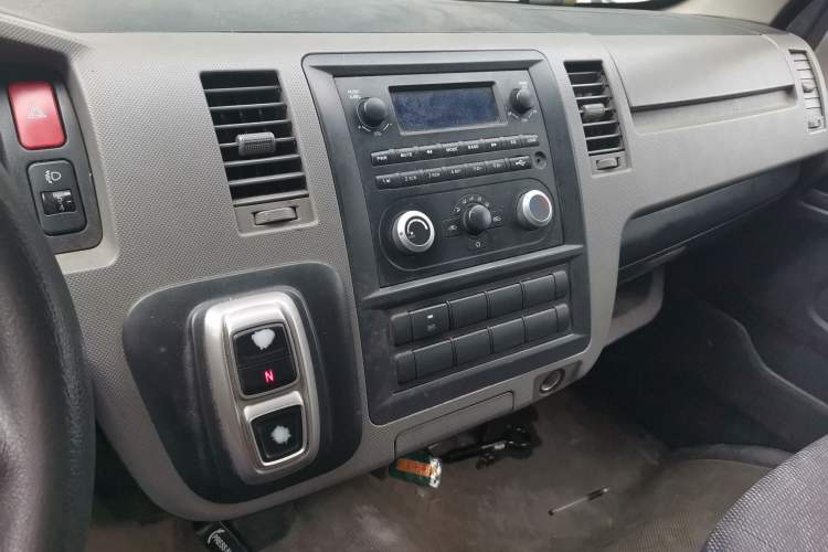 Used Foton Scenic G7 New Energy 2022 Van Long Wheelbase Low Roof 2 Seats with CATL 50.23 kWh Battery Audio And AC Panel