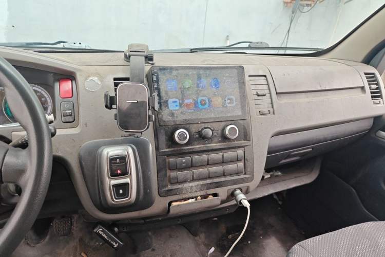 Used Foton Scenic G7 New Energy 2022 Van Long Wheelbase High Roof 2 Seats CATL 50.23 kWh Audio And AC Panel