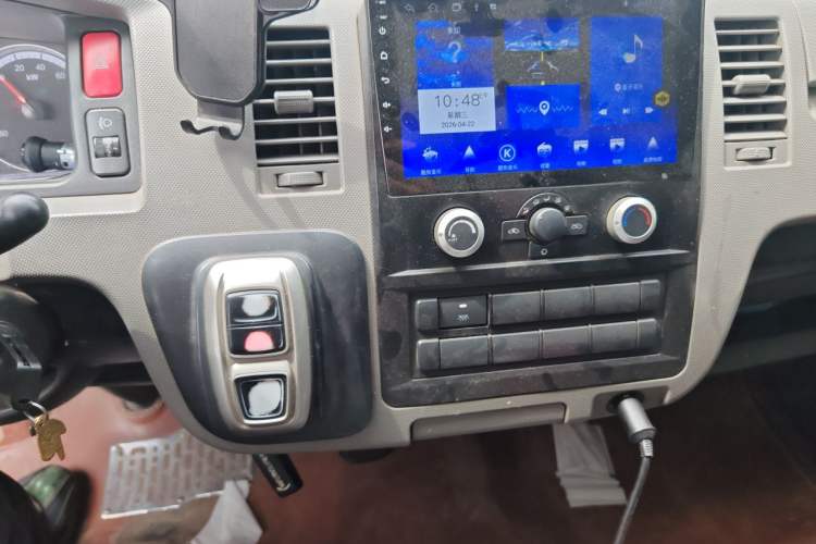 Used Foton Scenic G7 New Energy 2022 Van Long Wheelbase High Roof 2 Seats CATL 50.23 kWh Audio And AC Panel
