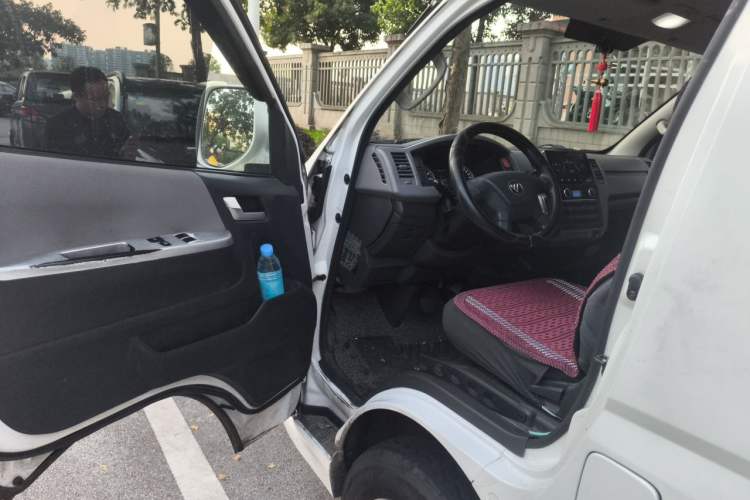 Used Foton Scenic G7 New Energy 2022 Van Long Wheelbase Low Roof 2 Seats with CATL 50.23 kWh Battery Driver Seat