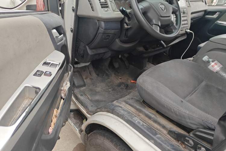 Used Foton Scenic G7 New Energy 2022 Van Long Wheelbase High Roof 2 Seats CATL 50.23 kWh Driver Seat