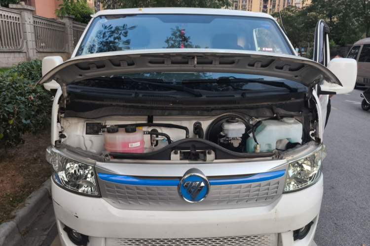Used Foton Scenic G7 New Energy 2022 Van Long Wheelbase Low Roof 2 Seats with CATL 50.23 kWh Battery Engine Bay