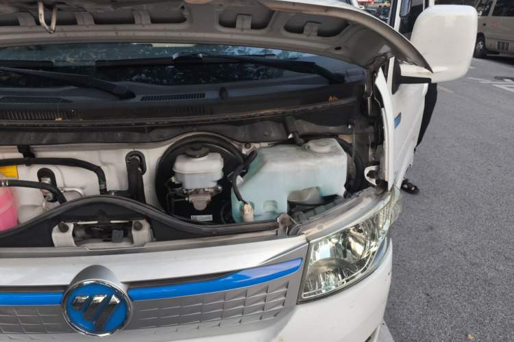 Used Foton Scenic G7 New Energy 2022 Van Long Wheelbase Low Roof 2 Seats with CATL 50.23 kWh Battery Engine Bay Left