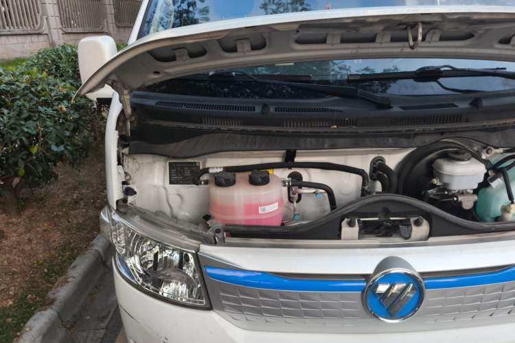 Used Foton Scenic G7 New Energy 2022 Van Long Wheelbase Low Roof 2 Seats with CATL 50.23 kWh Battery Engine Bay Right