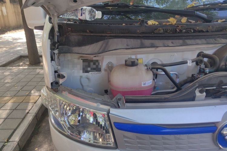 Used Foton Scenic G7 New Energy 2022 Van Long Wheelbase High Roof 5-Seater Equipped with CATL 50.23 kWh Battery Engine Bay Right
