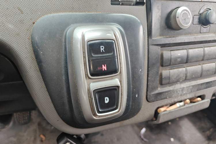 Used Foton Scenic G7 New Energy 2022 Van Long Wheelbase High Roof 2 Seats CATL 50.23 kWh Gear Lever