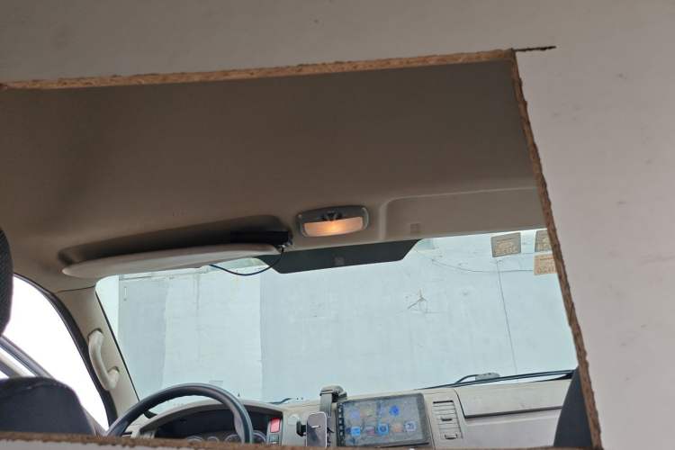 Used Foton Scenic G7 New Energy 2022 Van Long Wheelbase High Roof 2 Seats CATL 50.23 kWh Headliner