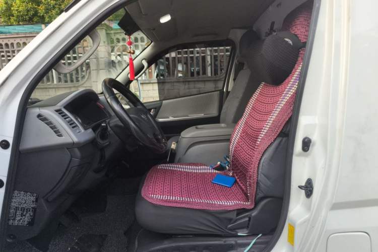 Used Foton Scenic G7 New Energy 2022 Van Long Wheelbase Low Roof 2 Seats with CATL 50.23 kWh Battery Left Front Seat