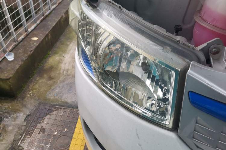 Used Foton Scenic G7 New Energy 2022 Van Long Wheelbase Low Roof 2 Seats with CATL 50.23 kWh Battery Right Front Headlight