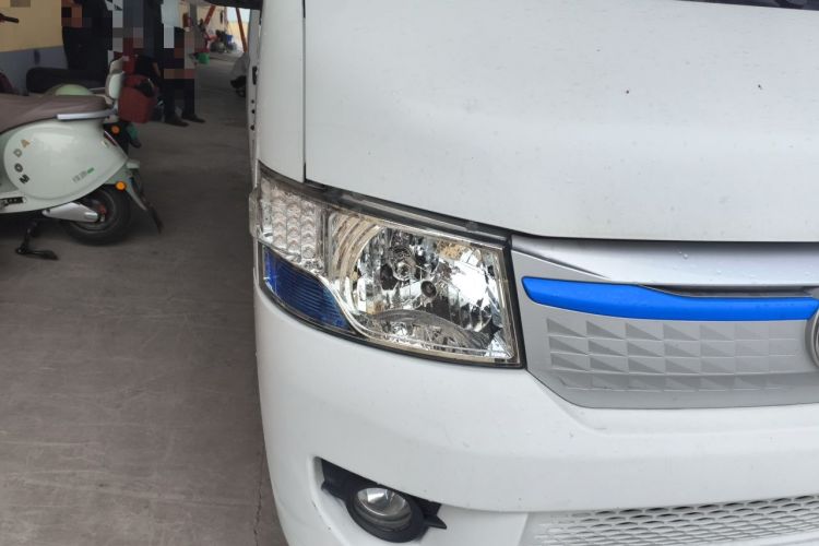 Used Foton Scenic G7 New Energy 2022 Van Long Wheelbase High Roof 2 Seats CATL 50.23 kWh Right Front Headlight