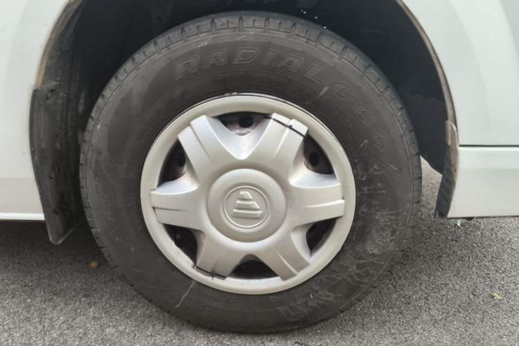 Used Foton Scenic G7 New Energy 2022 Van Long Wheelbase Low Roof 2 Seats with CATL 50.23 kWh Battery Right Front Wheel Hub