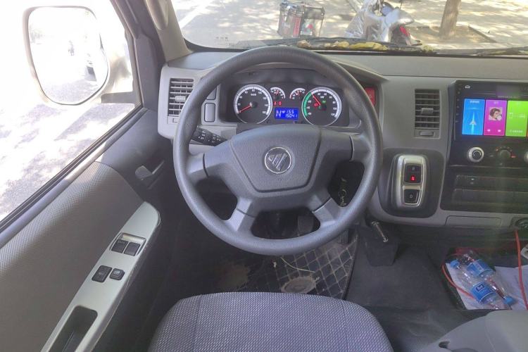 Used Foton Scenic G7 New Energy 2022 Van Long Wheelbase High Roof 5-Seater Equipped with CATL 50.23 kWh Battery Steering Wheel