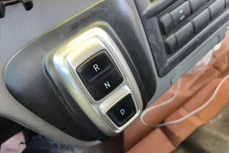 Used Foton Scenic G7 New Energy 2024 Box-Type Van Long Wheelbase High Roof 2 Seats CATL 53.58 kWh Gear Lever