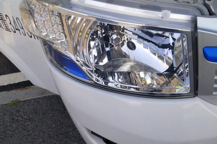 Used Foton Scenic G7 New Energy 2024 Box-Type Van Long Wheelbase High Roof 2 Seats CATL 50.23 kWh Right Front Headlight