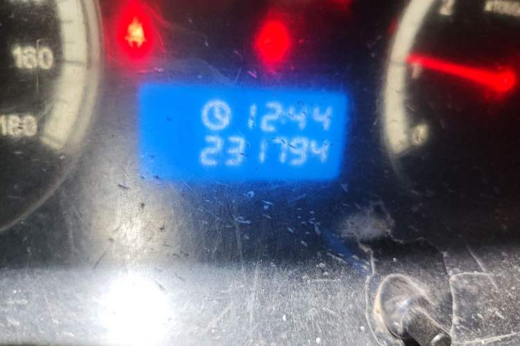 Used Foton Scenic G9 2016 2.4L Commercial Version Long Wheelbase 4G69 Odometer Close Up