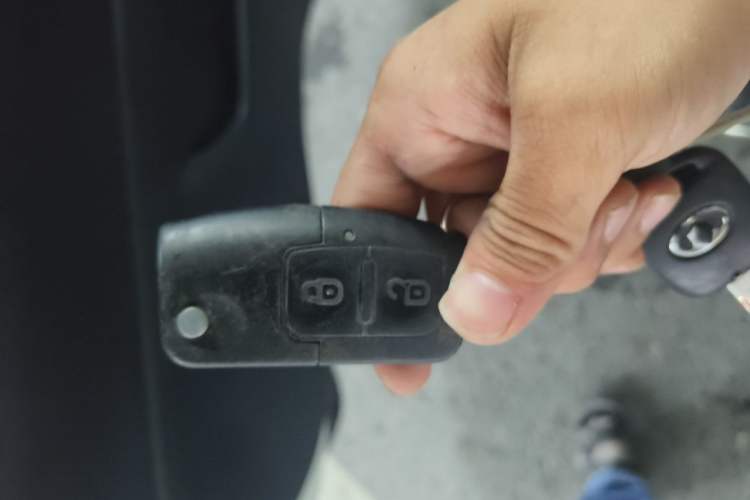 Used Foton Scenic G9 2016 2.4L Commercial Version Long Wheelbase 4G69 Vehicle Key