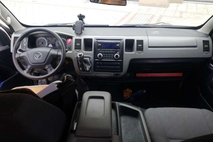 Used Foton Scenic G9 2016 2.4L Commercial Version Long Wheelbase 4G69 Center Console