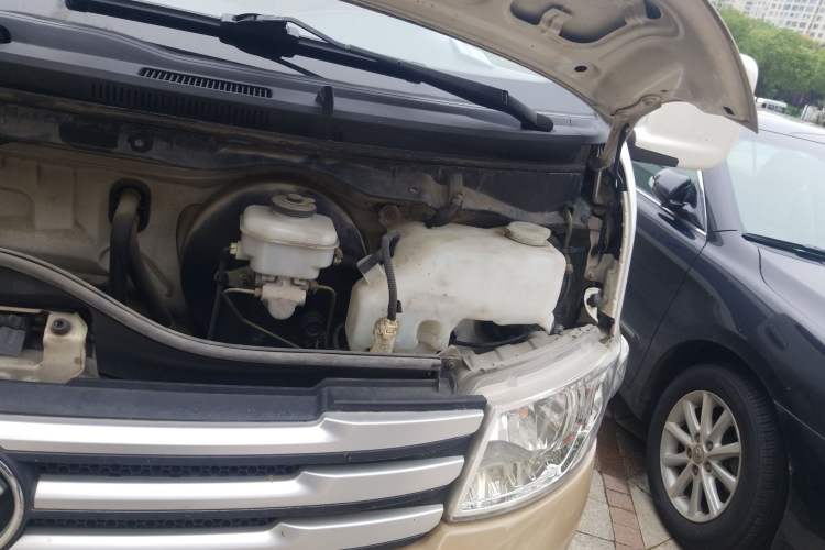 Used Foton Scenic G9 2016 2.4L Commercial Version Long Wheelbase 4G69 Engine Bay Left